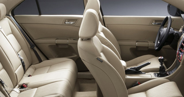 Suzuki Kizashi foto 30