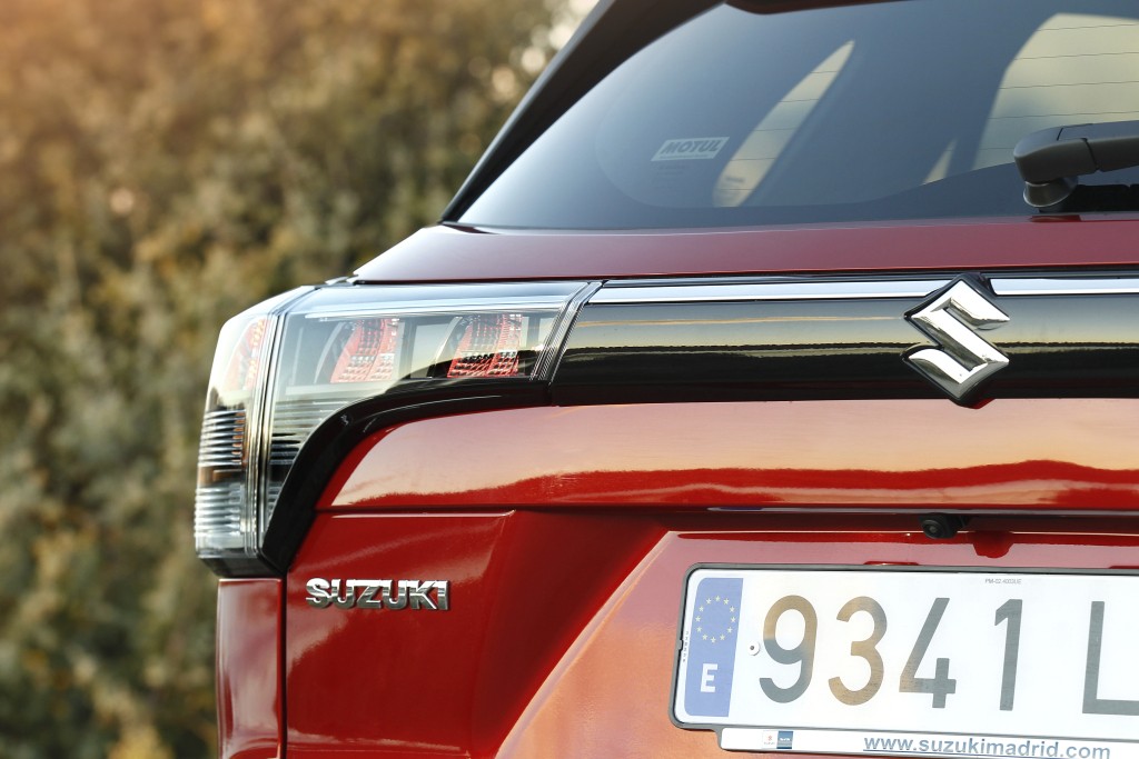 Suzuki S-Cross photo 18