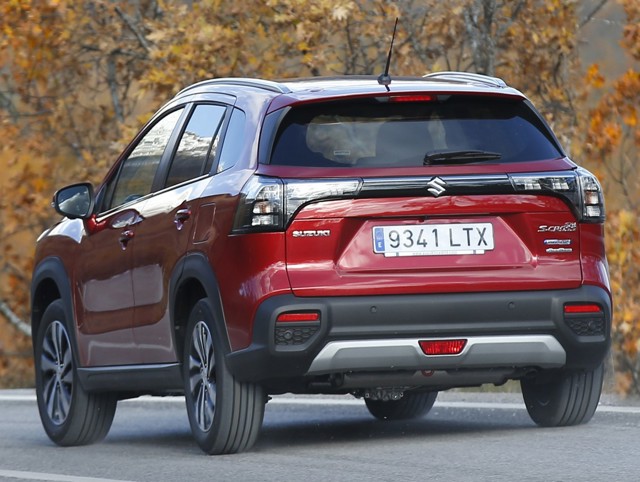 Suzuki S-Cross Foto 22