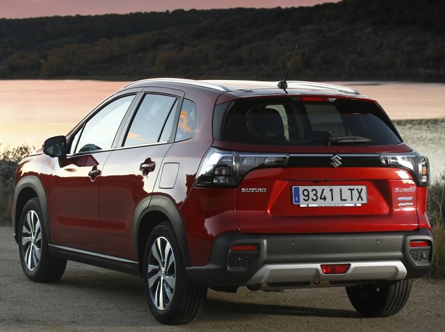 Suzuki S-Cross Foto 24
