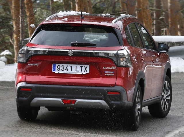 Suzuki S-Cross Foto 28