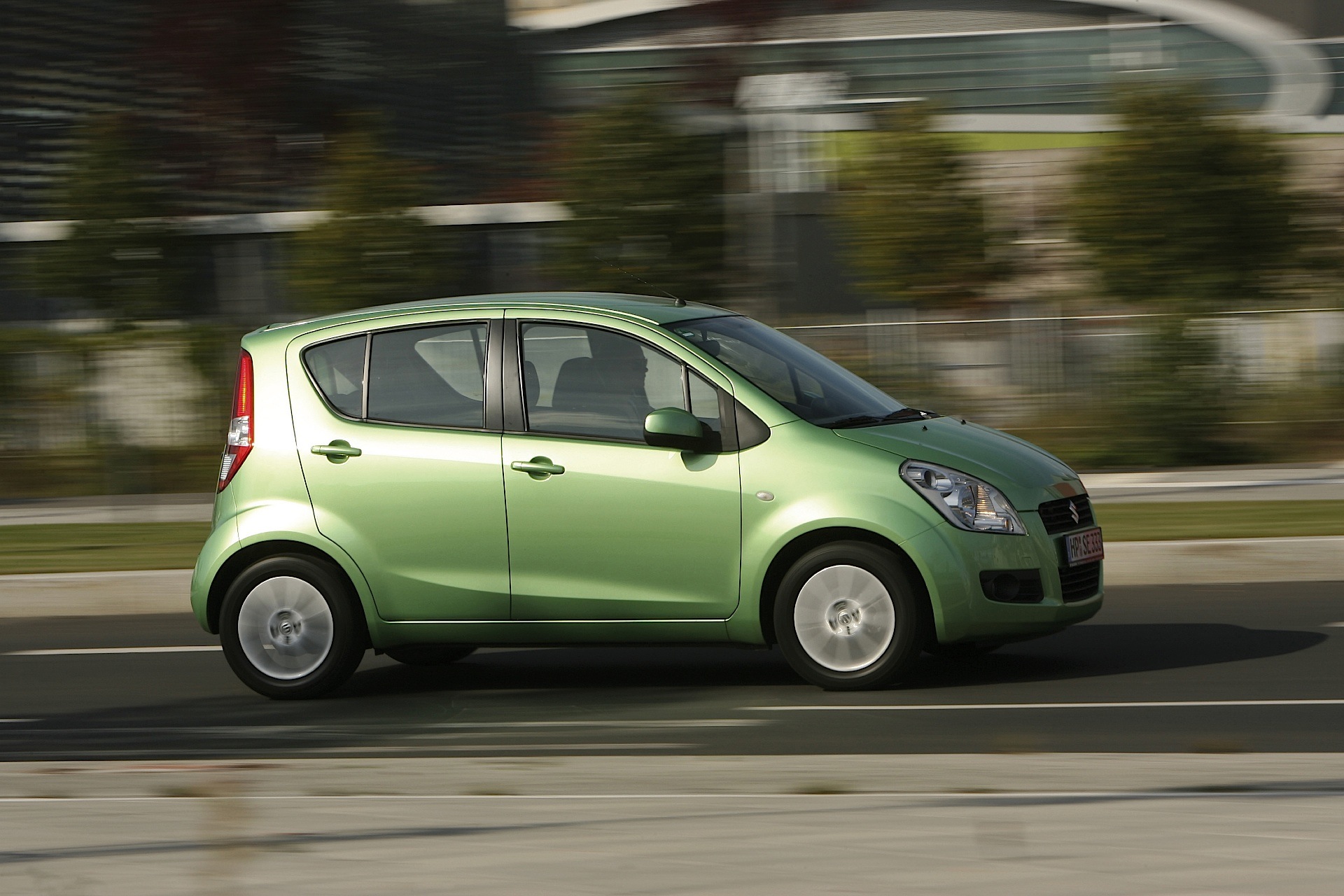 Suzuki Splash photo 2