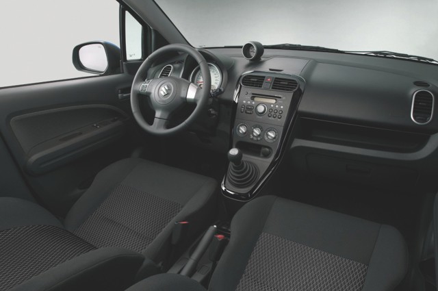 Suzuki Splash foto 29