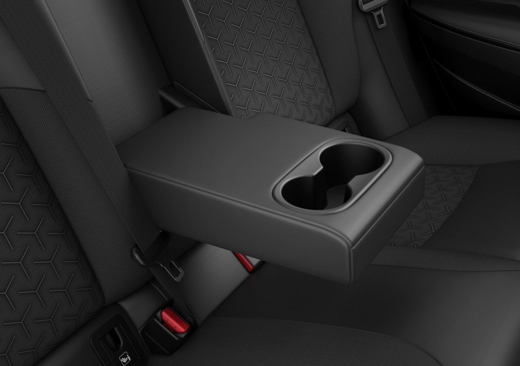 Suzuki Swace photo 28