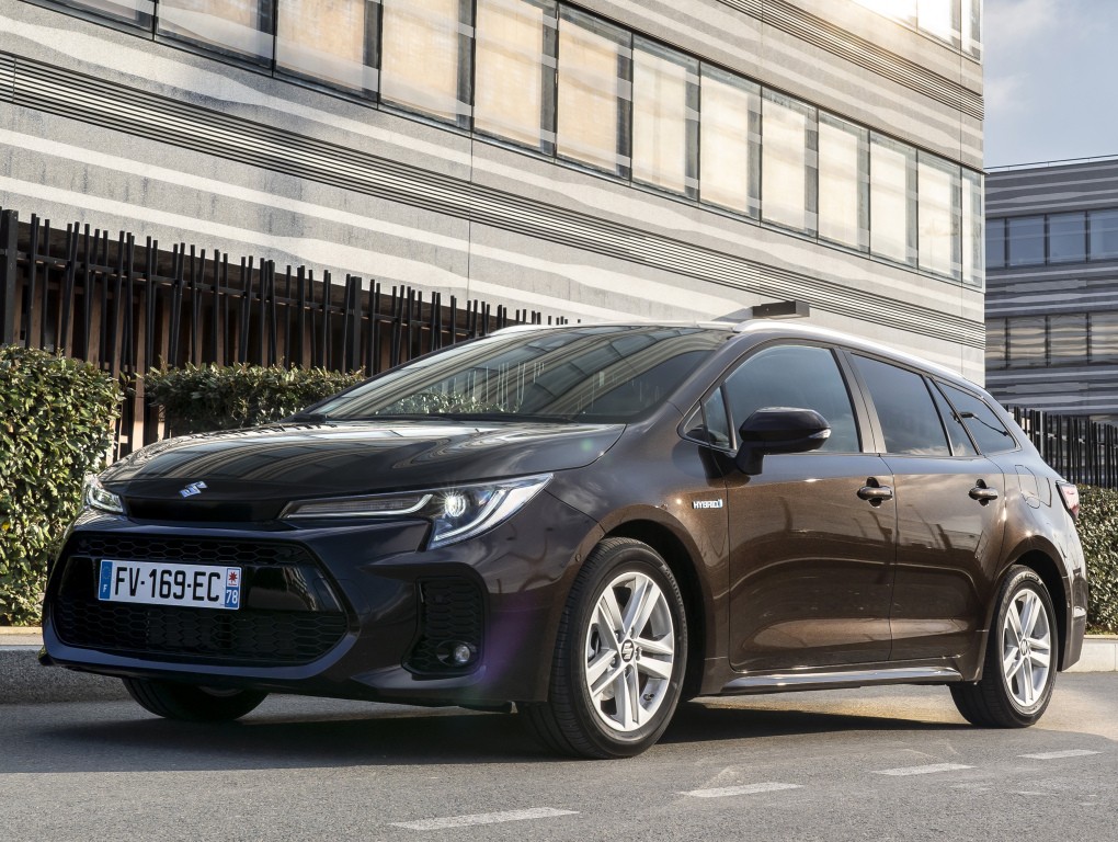 Suzuki Swace photo 19