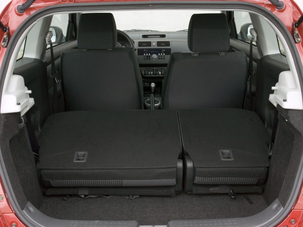 Suzuki Swift 3 Doors photo 14