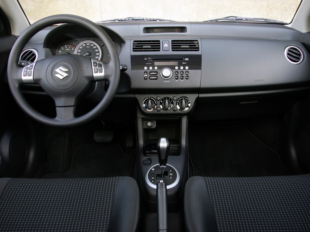 Suzuki Swift 3 Doors photo 15