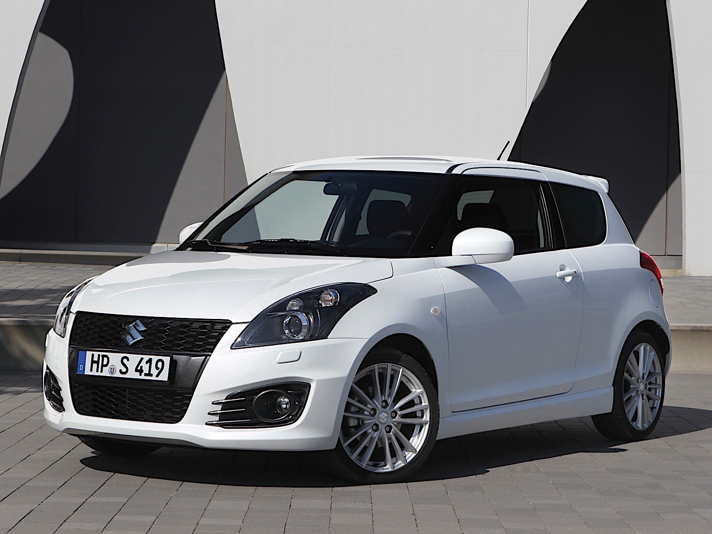 Suzuki Swift 3 Doors photo 14