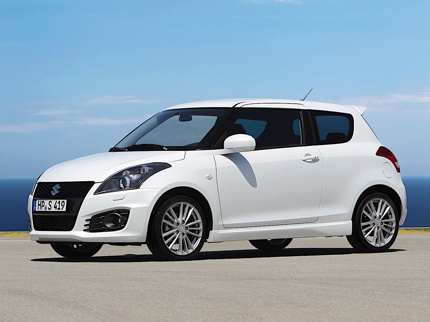 Suzuki Swift 3 Doors photo 15
