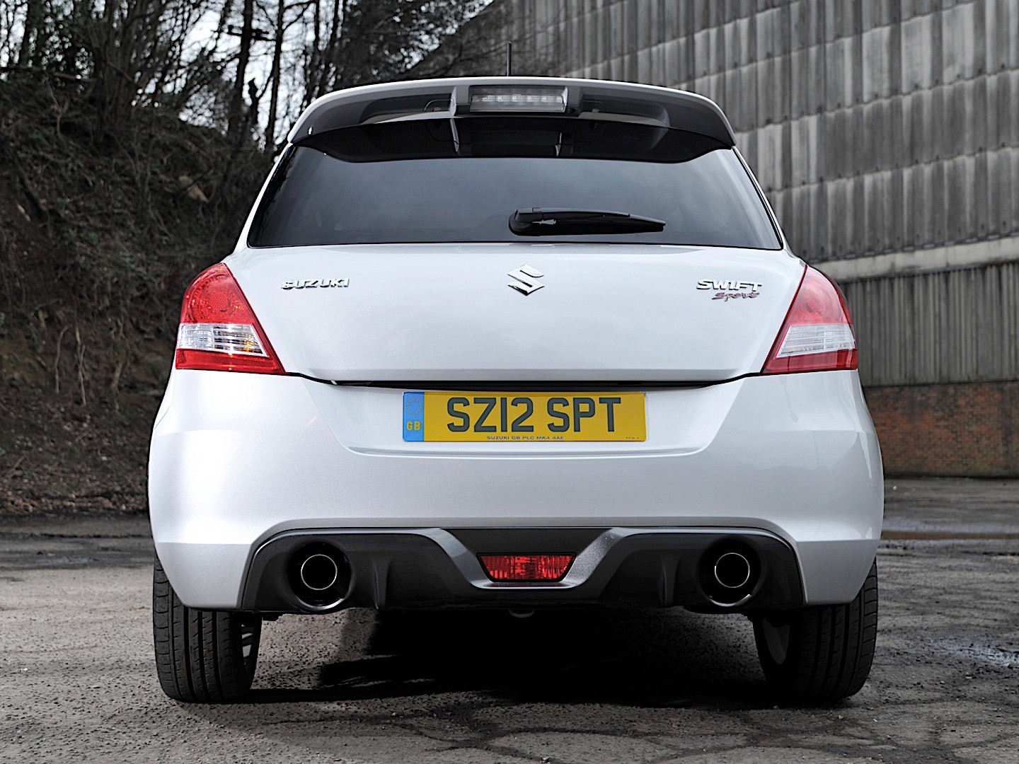 Suzuki Swift 3 Doors photo 20