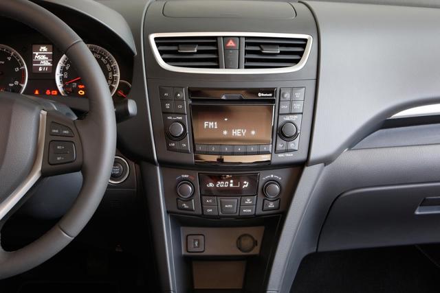 Suzuki Swift 3 Doors photo 23