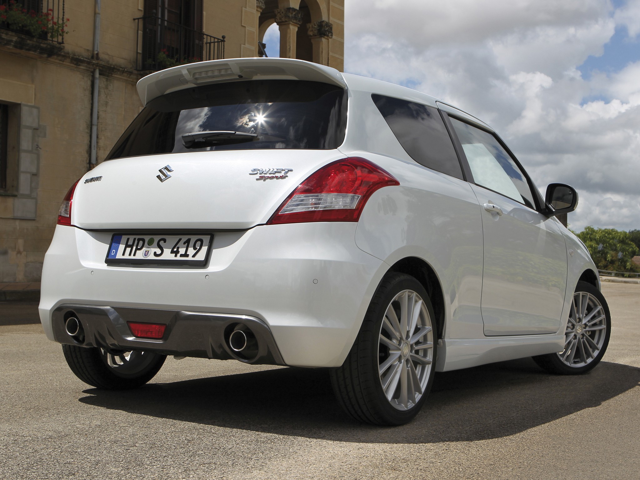 Suzuki Swift 5 Doors photo 32