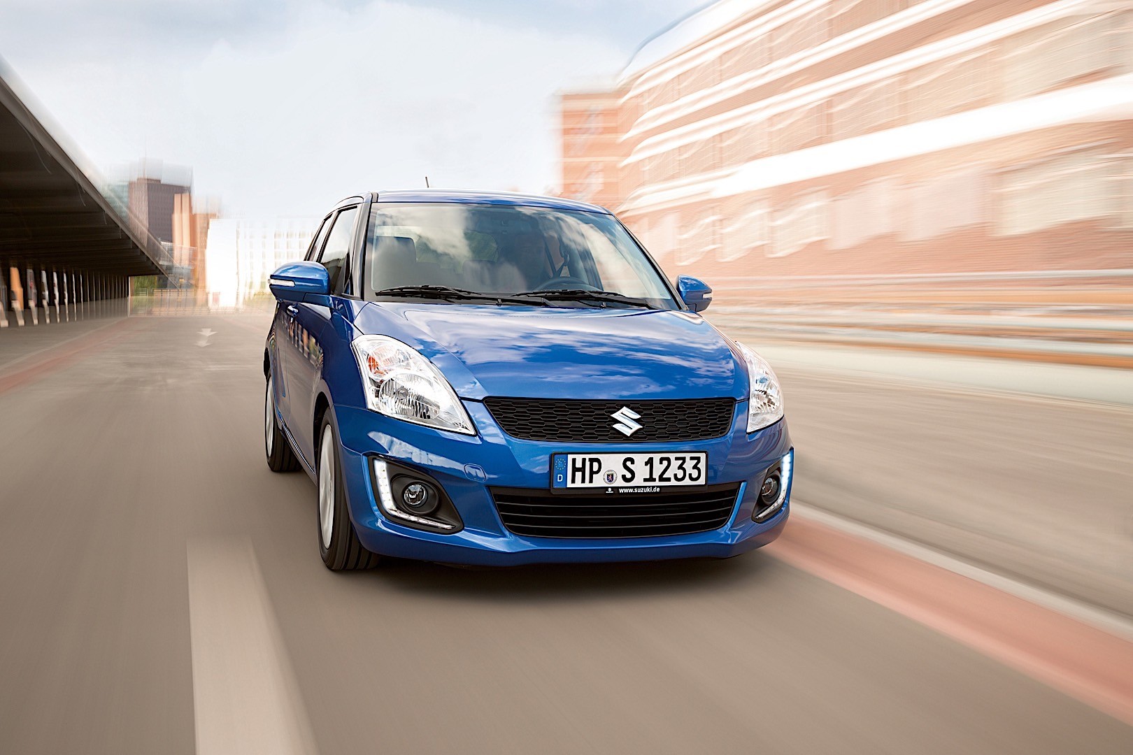 Suzuki Swift 5 Doors photo 2