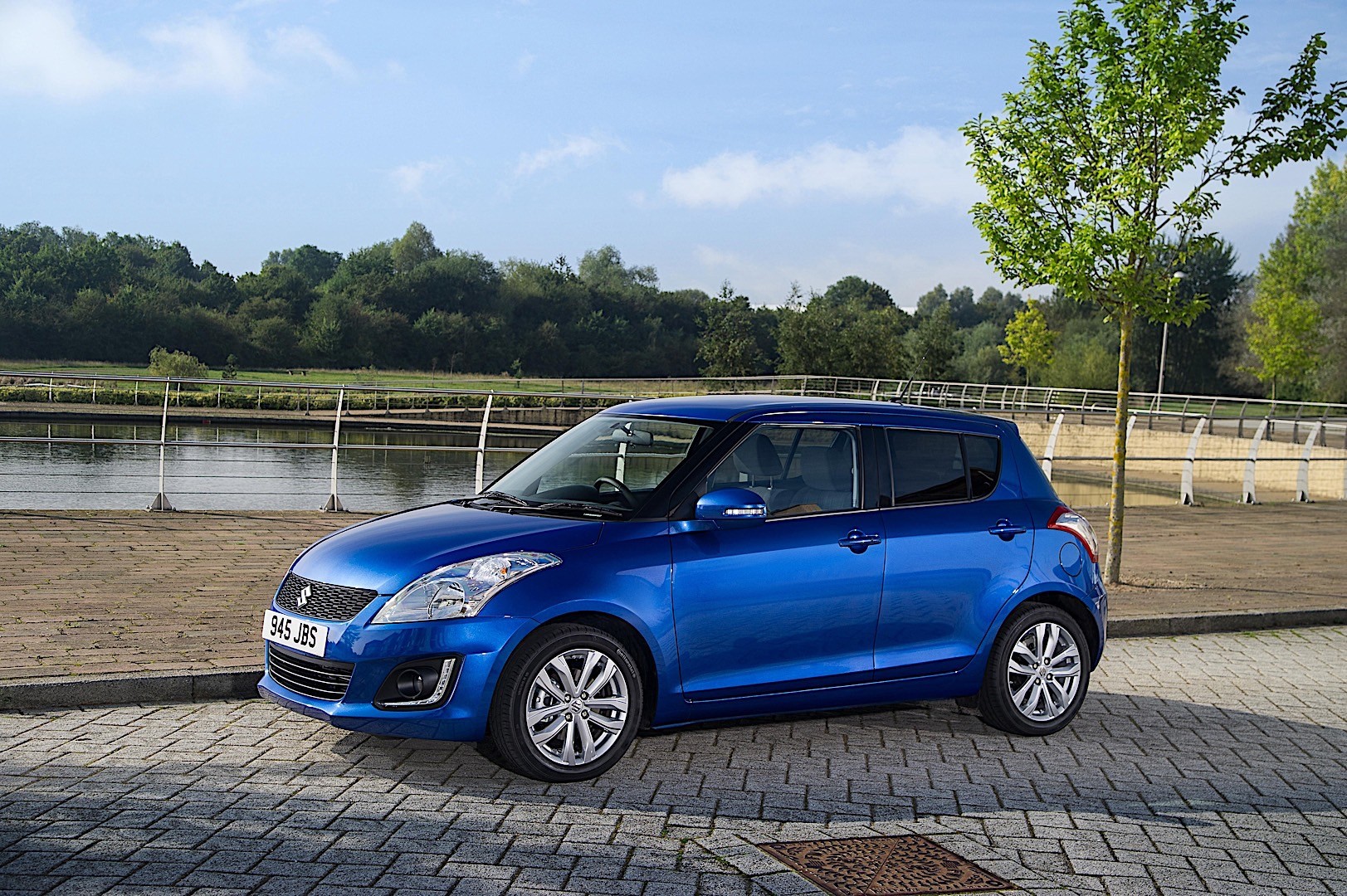 Suzuki Swift 5 Doors photo 27