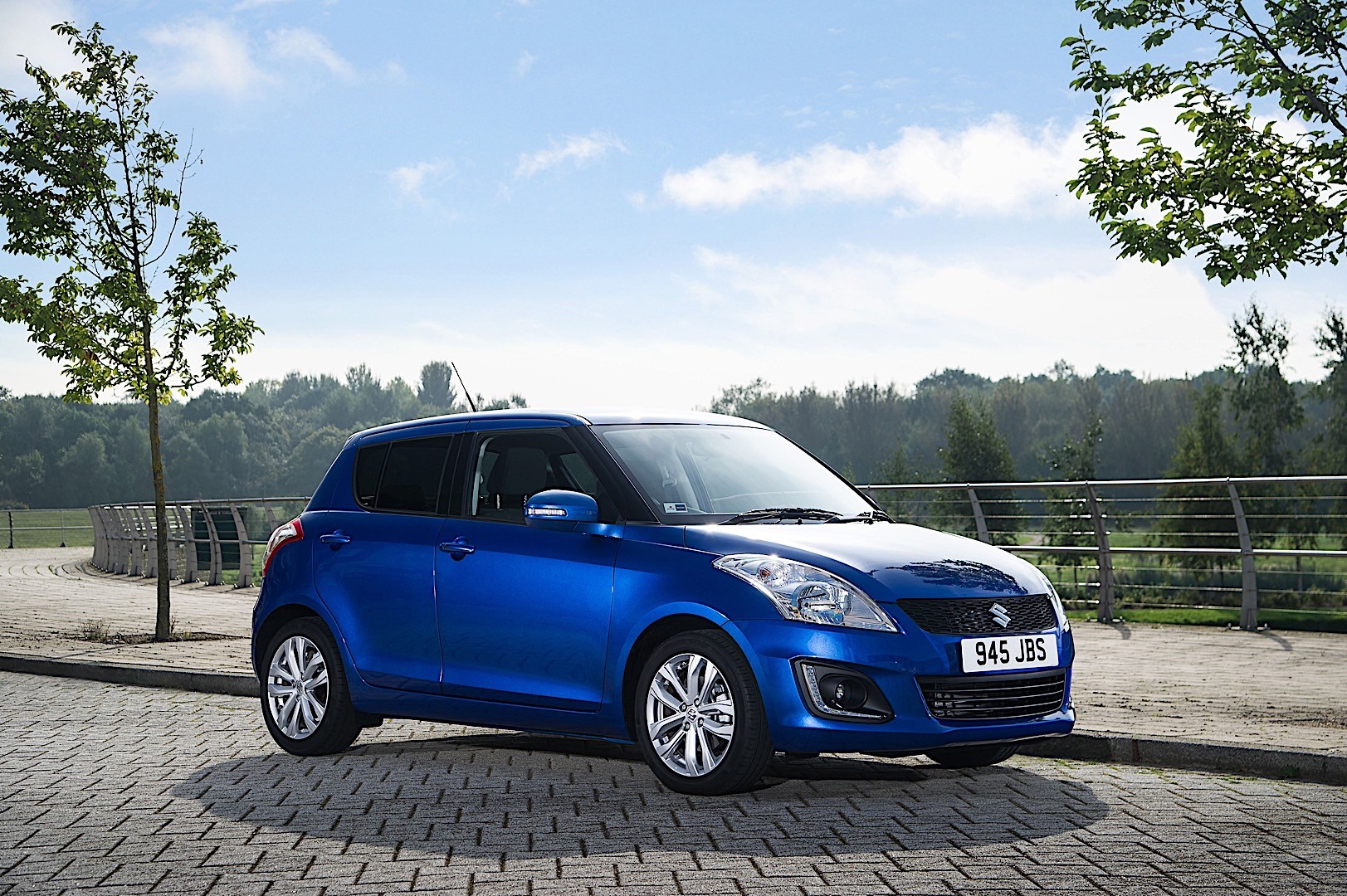 Suzuki Swift 5 Doors photo 30
