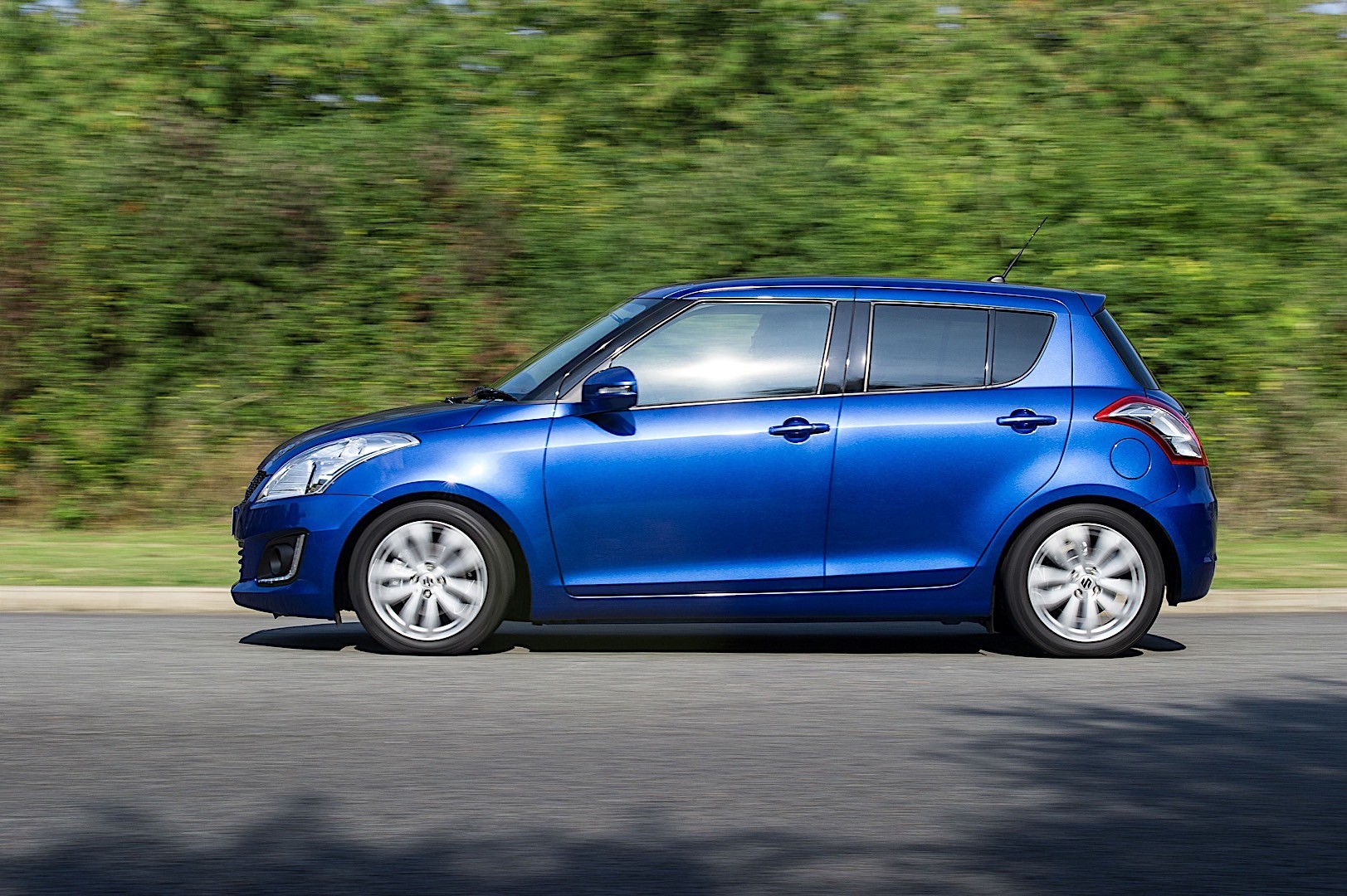 Suzuki Swift 5 Doors photo 32