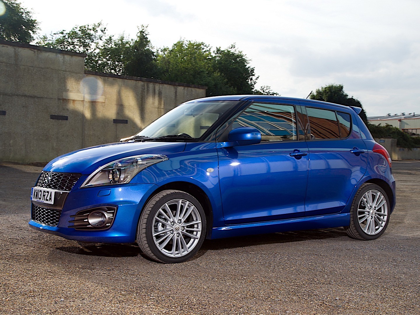 Suzuki Swift 5 Doors photo 41