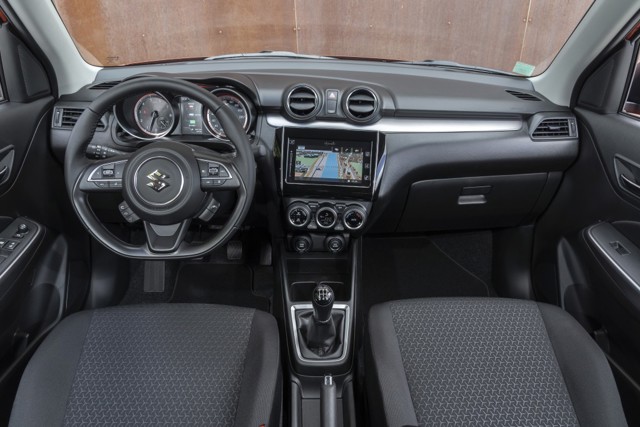 Suzuki Swift 5 Doors photo 32