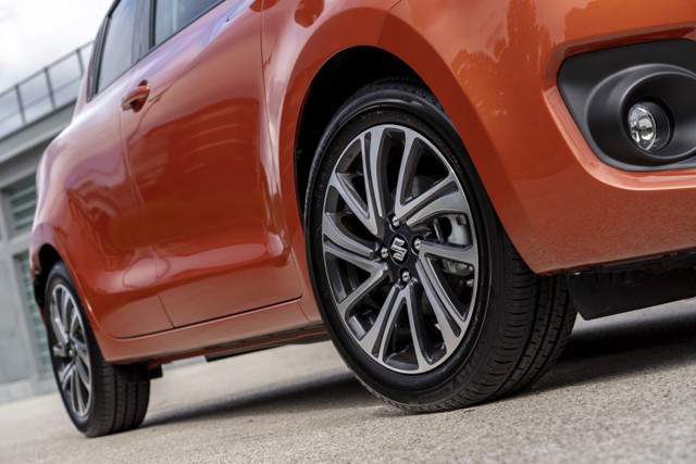 Suzuki Swift 5 Doors photo 18