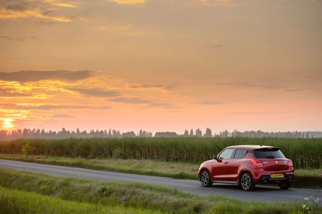Suzuki Swift 5 Doors photo 37
