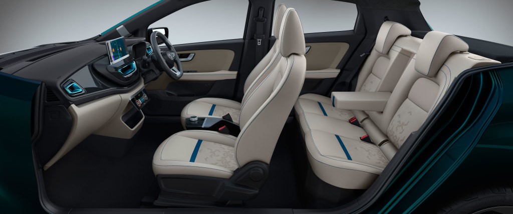 Tata Motors Altroz photo 8