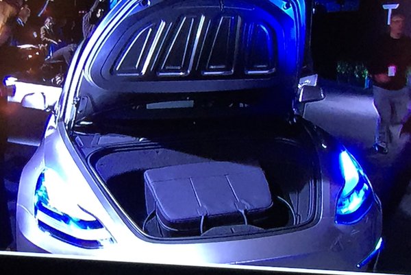 Tesla Model 3 photo 14