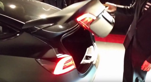 Tesla Model 3 photo 15