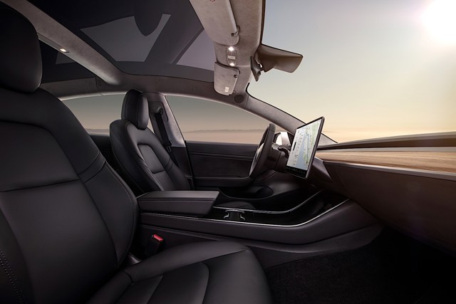 Tesla Model 3 photo 18