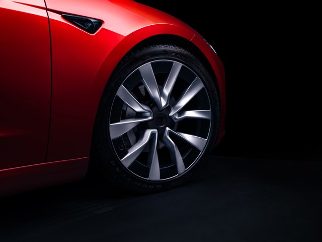 Tesla Model 3 photo 6