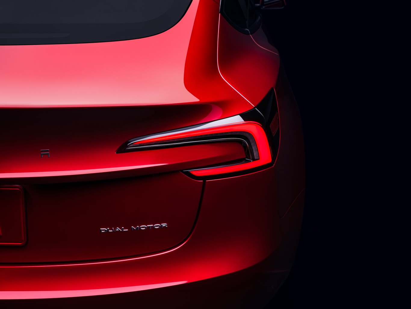 Tesla Model 3 photo 7