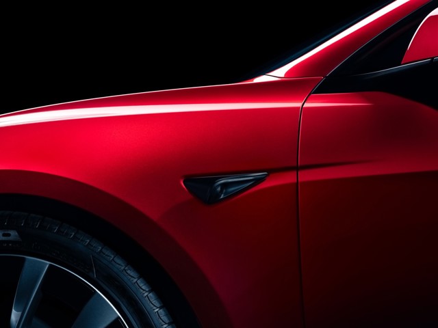 Tesla Model 3 photo 8