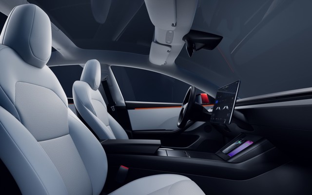 Tesla Model 3 photo 18