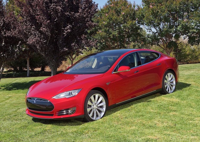 Tesla Model S photo 12
