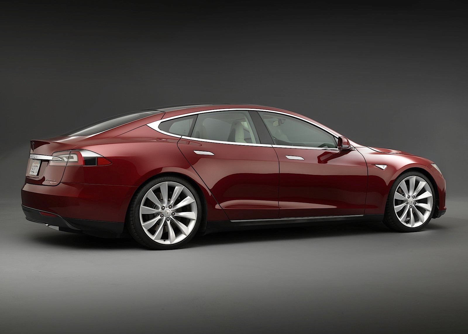 Tesla Model S photo 16