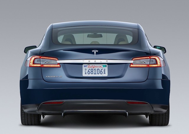 Tesla Model S photo 18