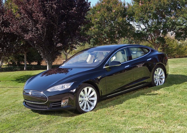 Tesla Model S photo 23