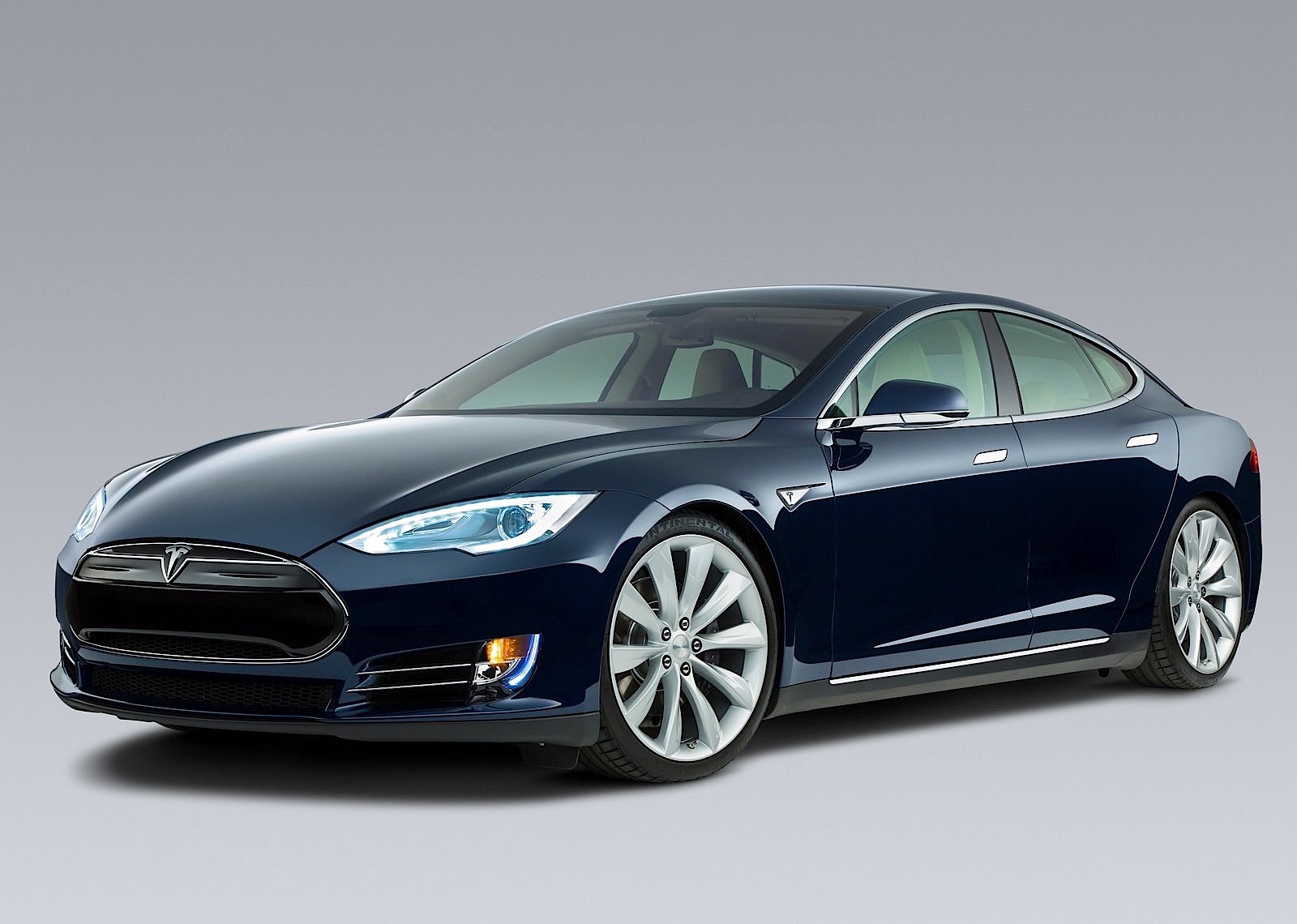 Tesla Model S photo 29