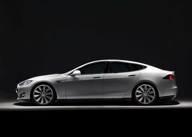 Tesla Model S photo 30