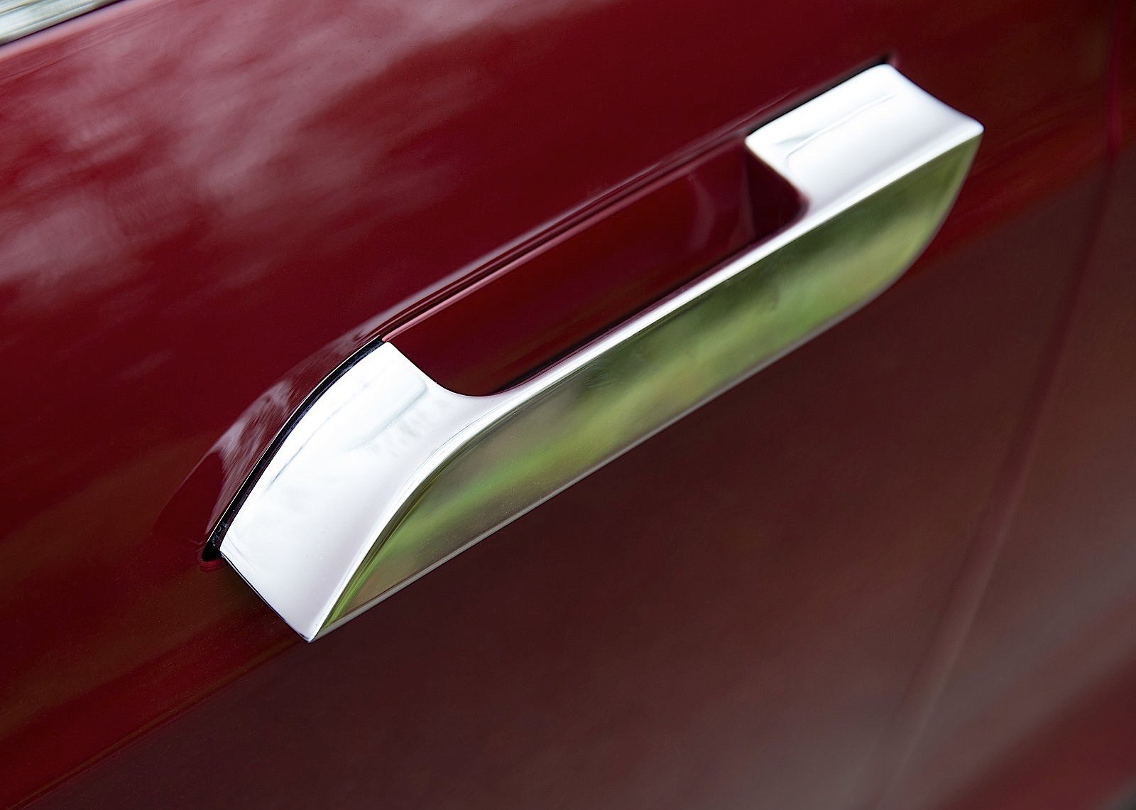 Tesla Model S photo 35