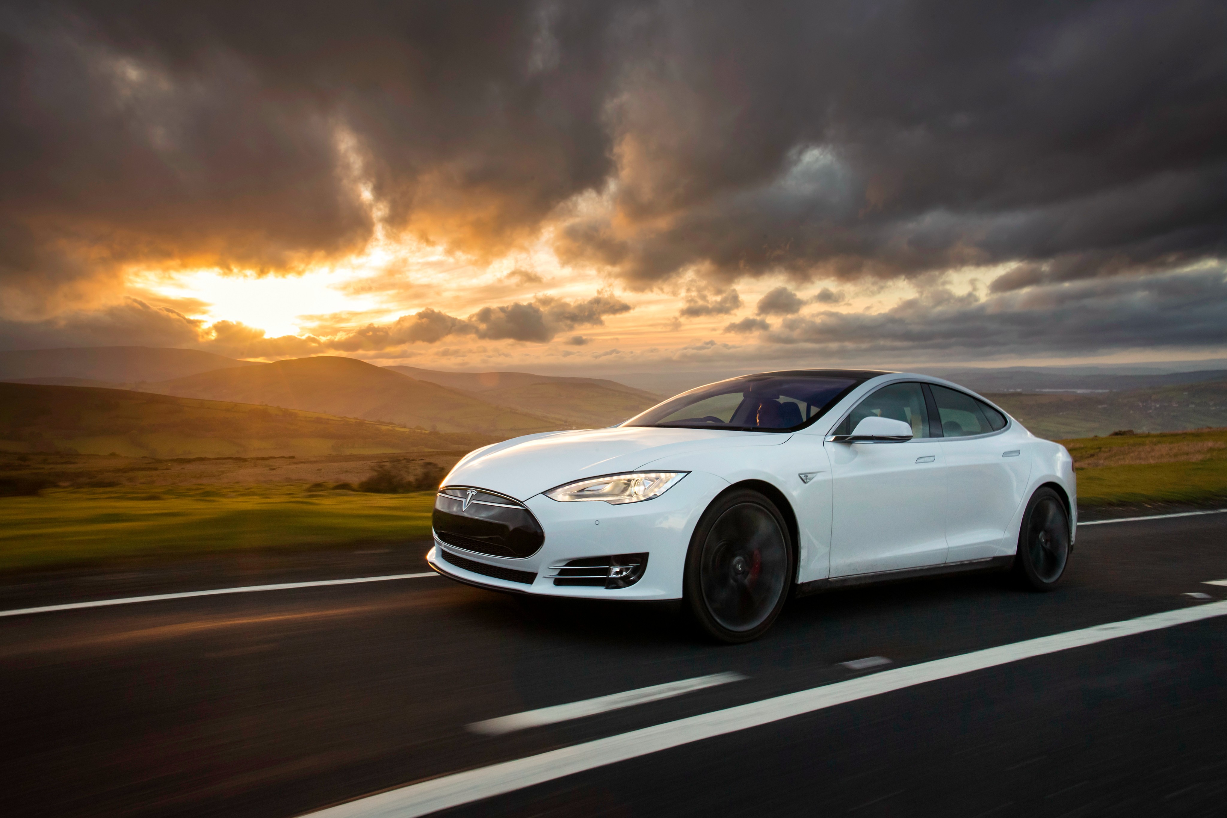 Tesla Model S photo 38