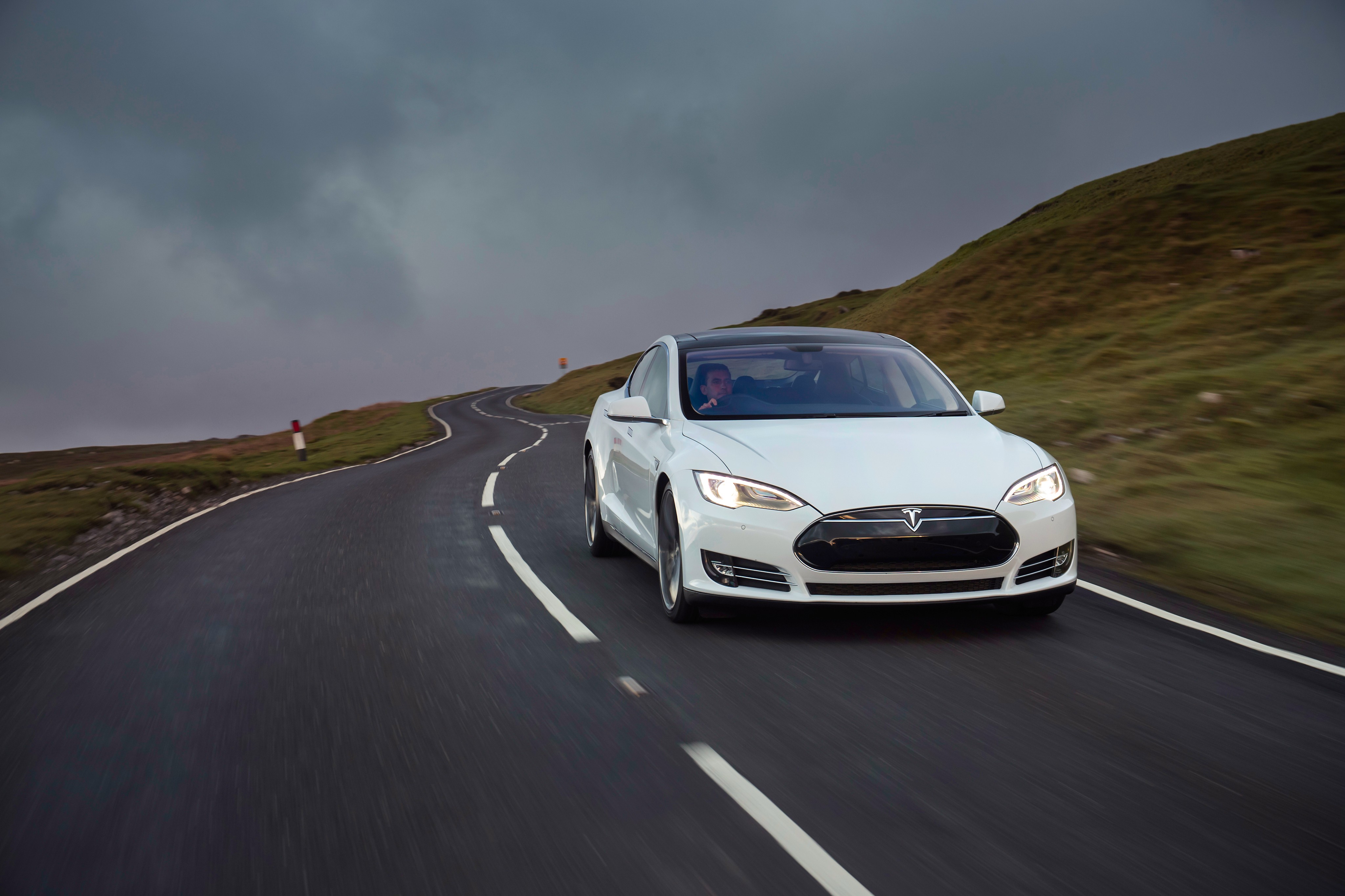 Tesla Model S photo 40
