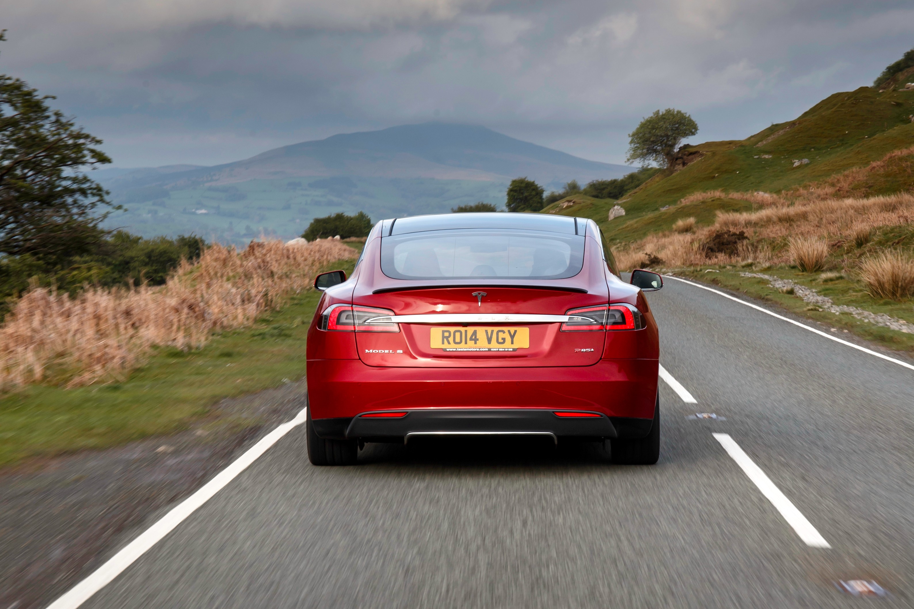 Tesla Model S photo 45