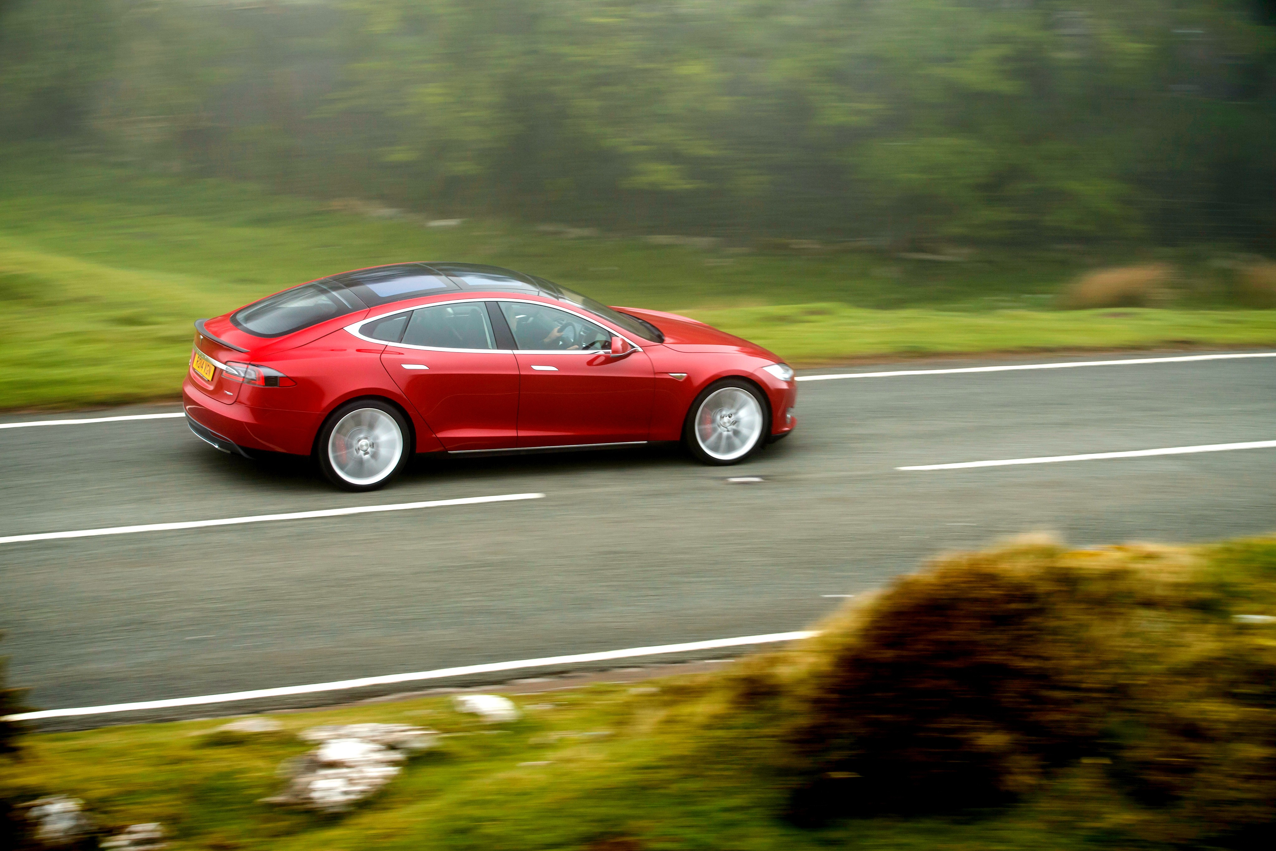 Tesla Model S photo 57