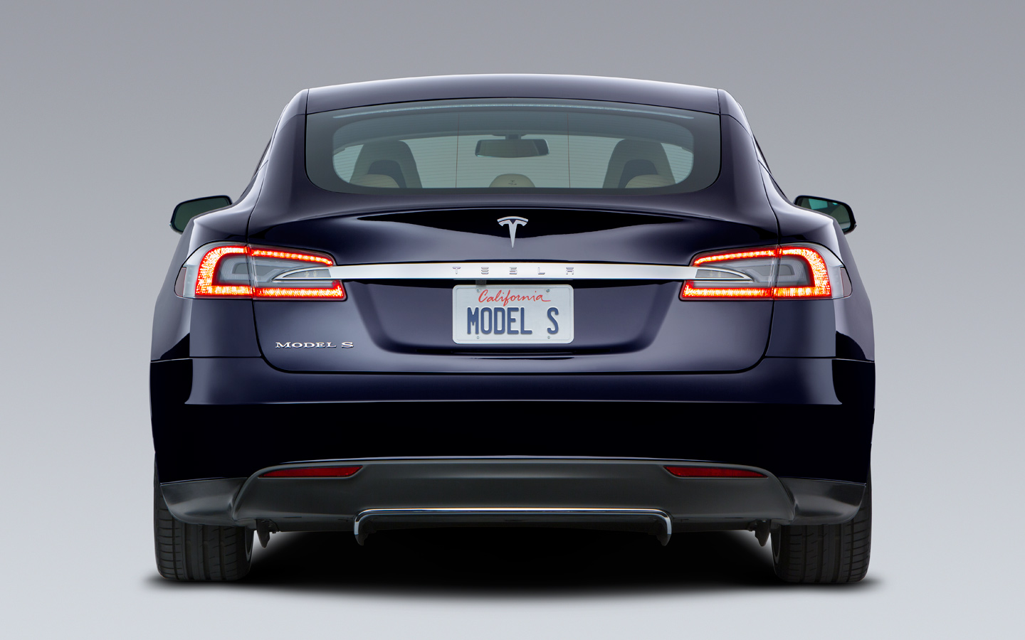 Tesla Model S photo 3