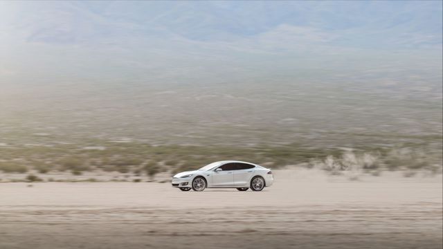 Tesla Model S photo 11