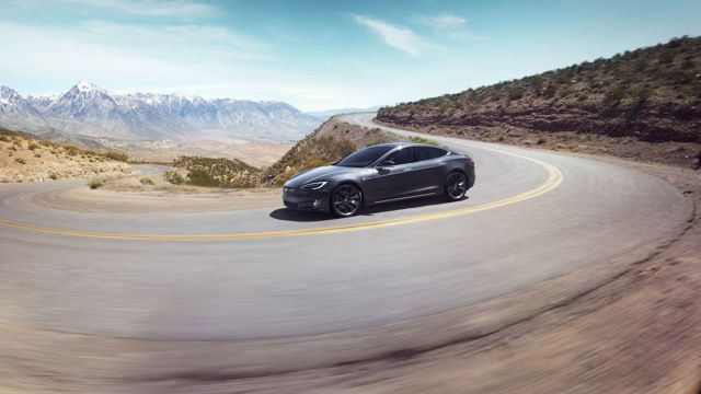Tesla Model S photo 12