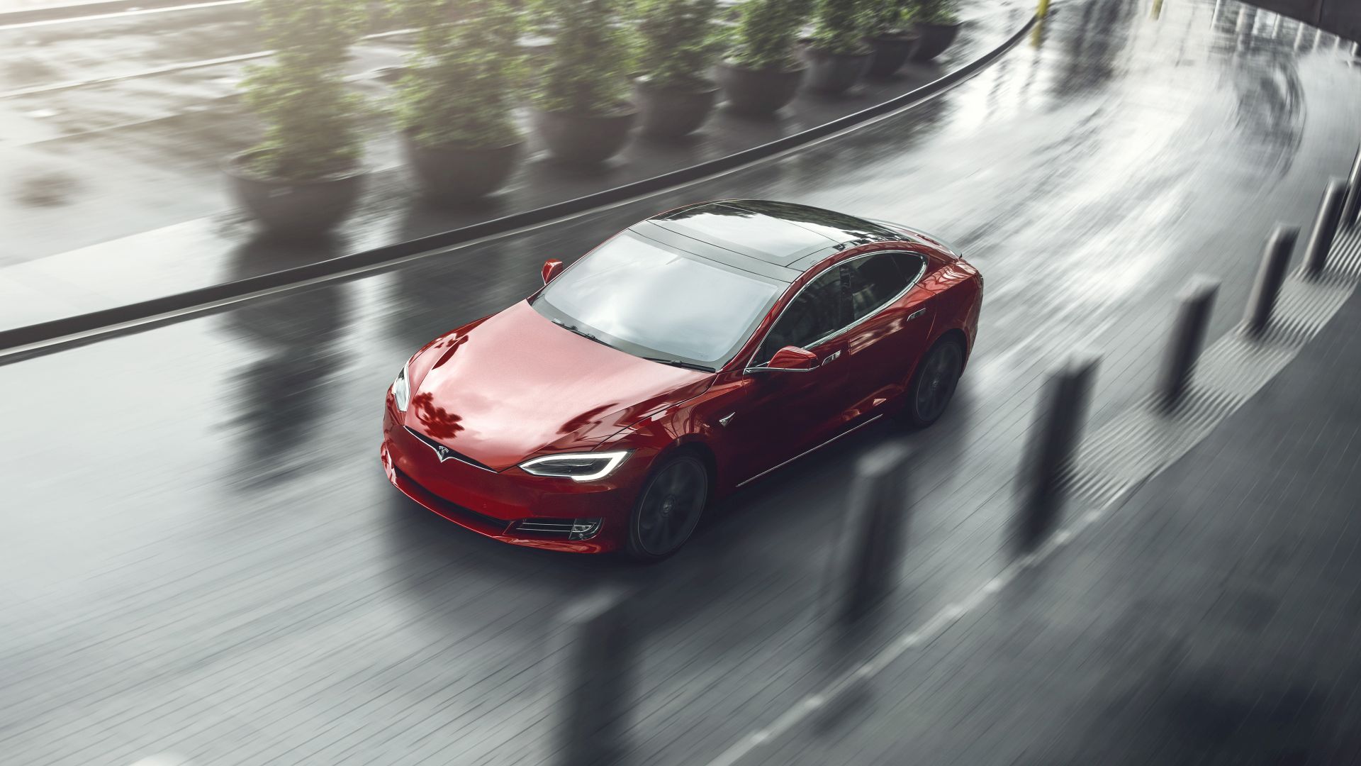 Tesla Model S photo 14