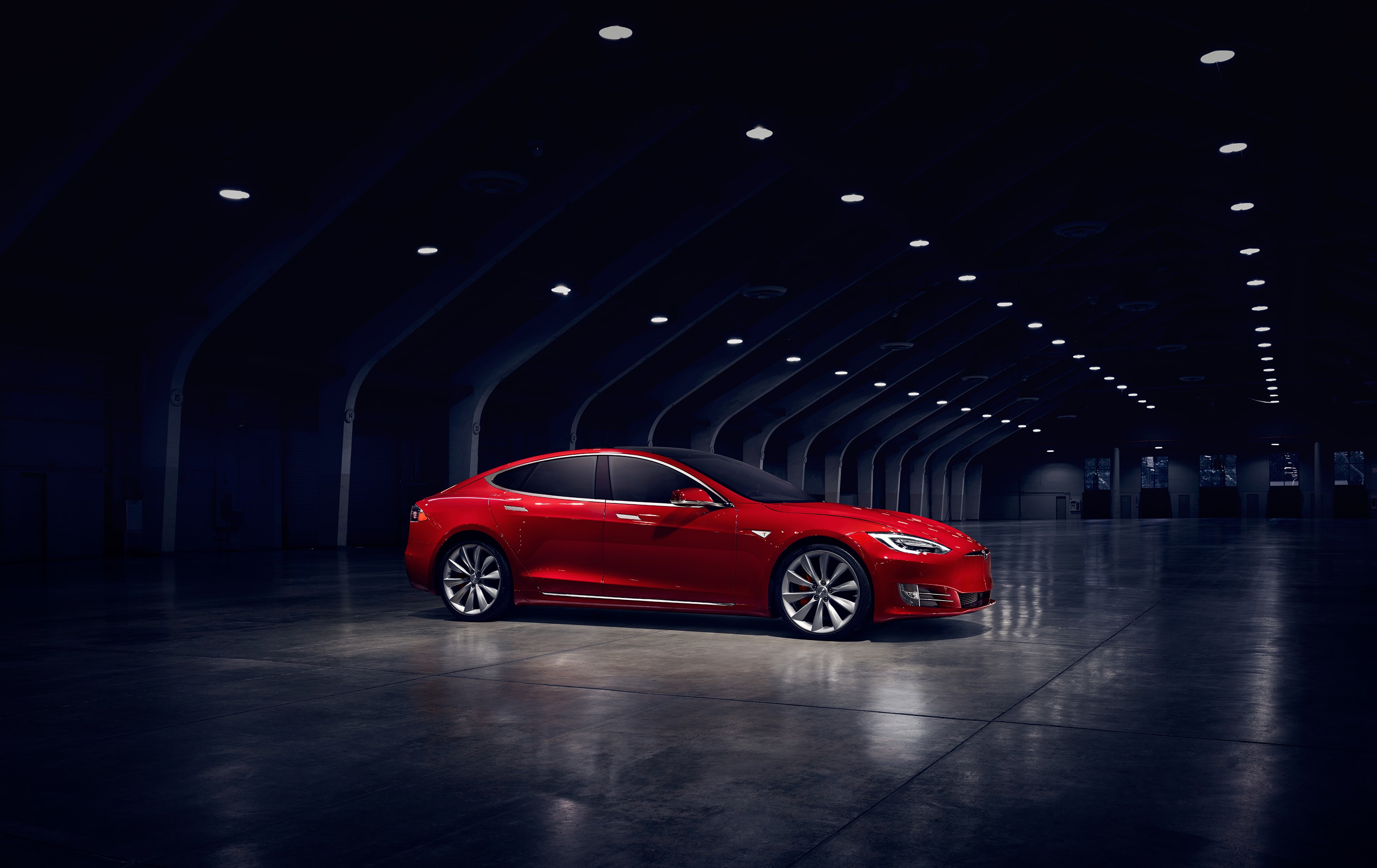 Tesla Model S photo 2