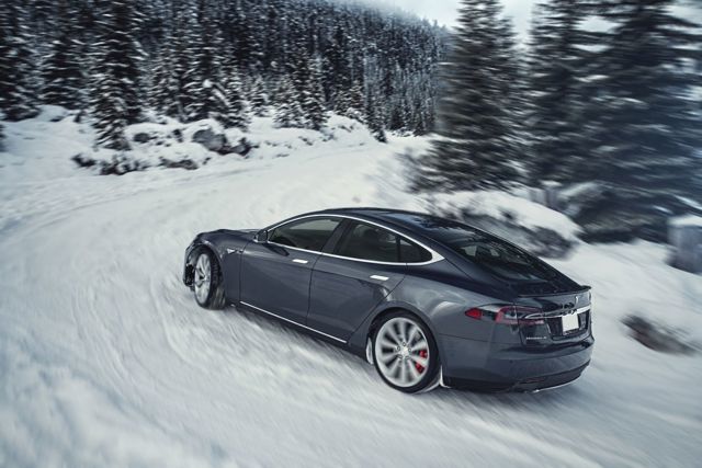 Tesla Model S photo 18