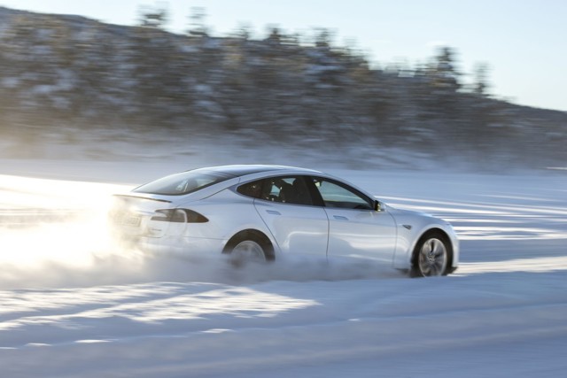 Tesla Model S photo 19